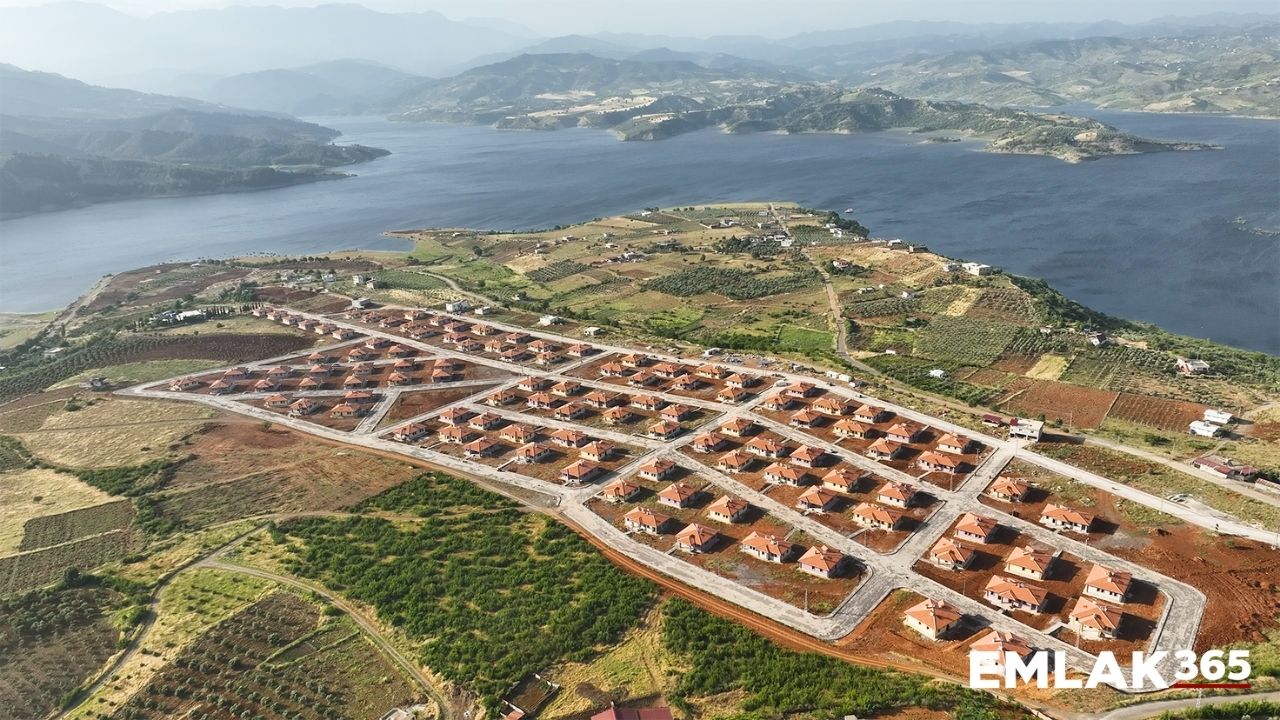Kahramanmaraş'ta depremzede vatandaşlar çifte bayram yaşadı!