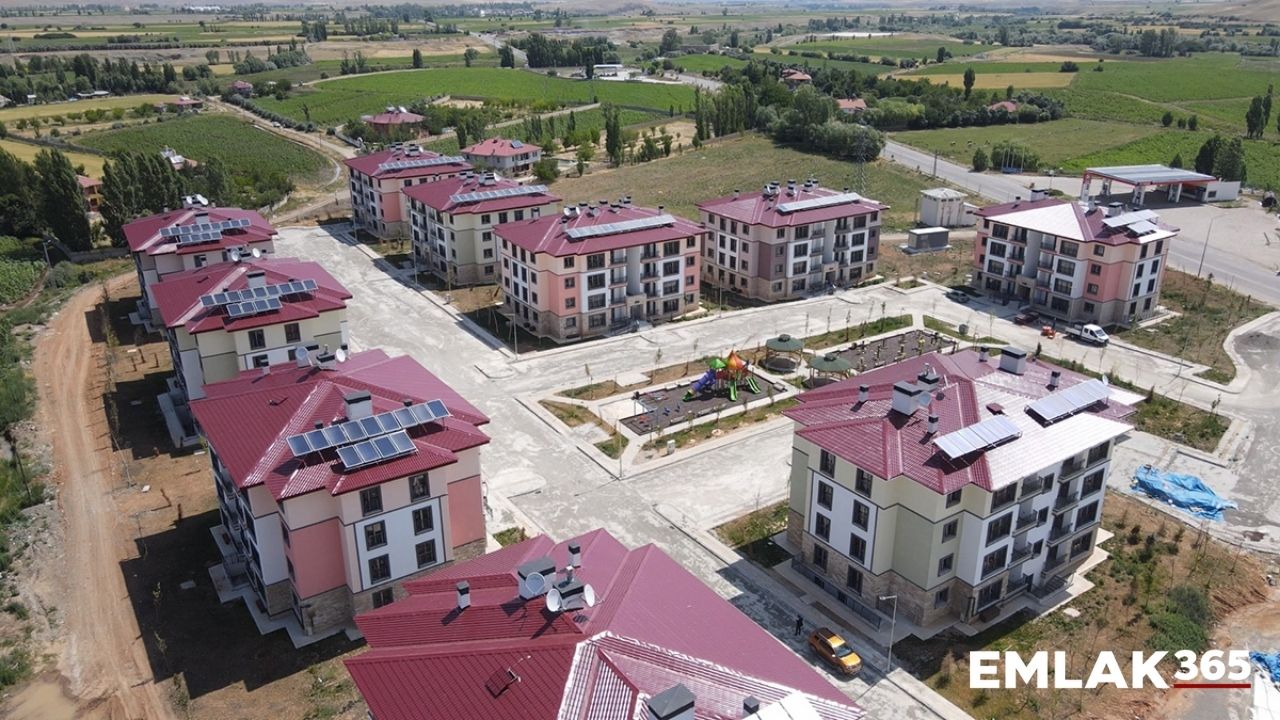 TOKİ, Erzincan Çayırlı'da 152 sosyal konutun teslimatına başladı!