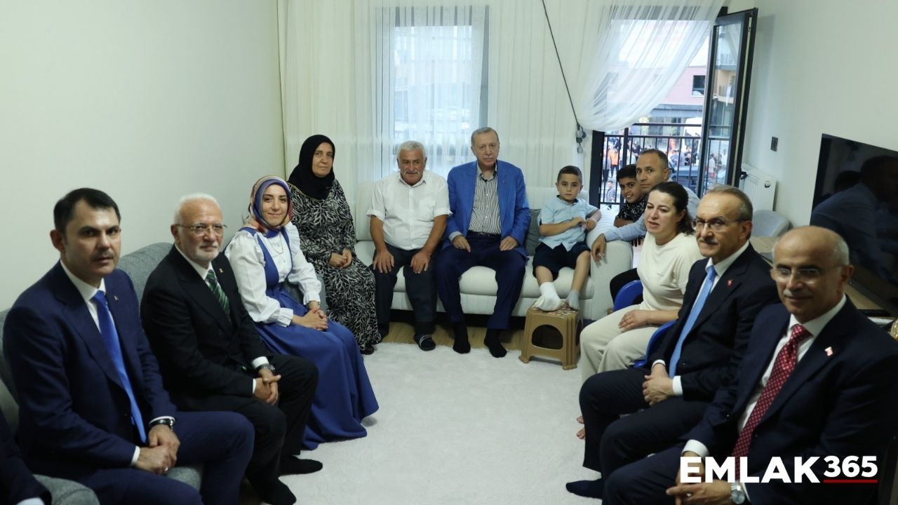 Cumhurbaşkanı Erdoğan'dan depremzede aileye yeni ev ziyareti!