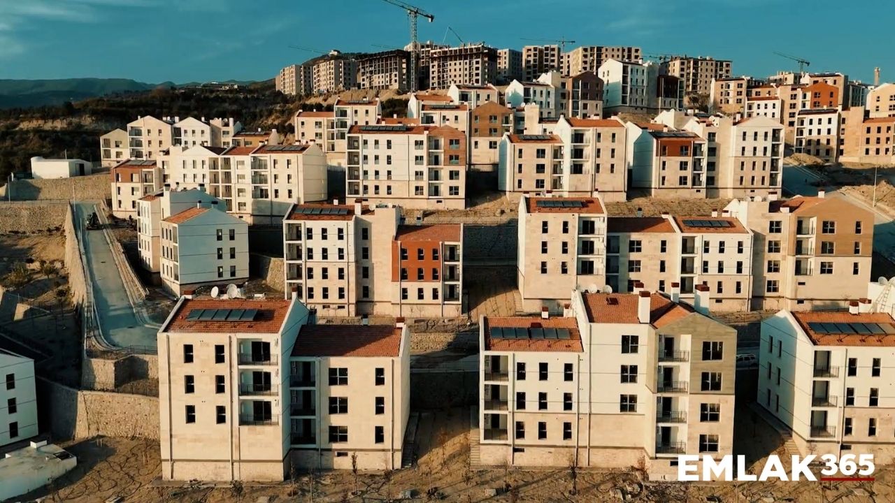 Hatay Samandağ'da 151 sosyal konut hak sahiplerine teslim edildi!