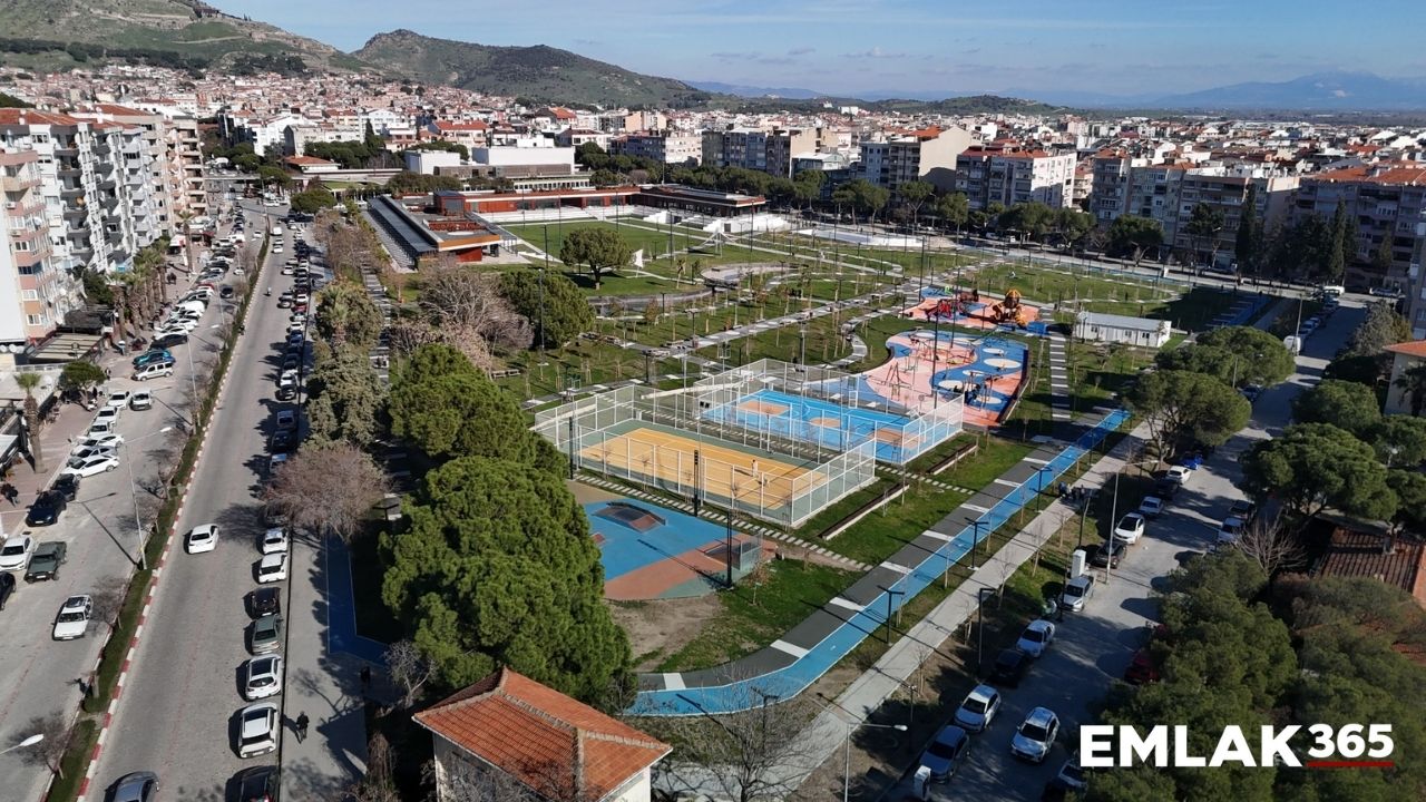 İzmir Bergama'nın nefesi 'Bergama Millet Bahçesi' açıldı!