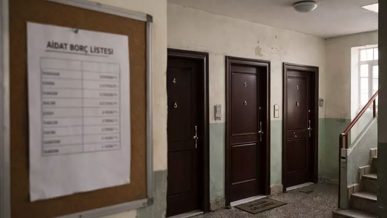 Apartmanlarda borç listesi asılması yasaklandı!
