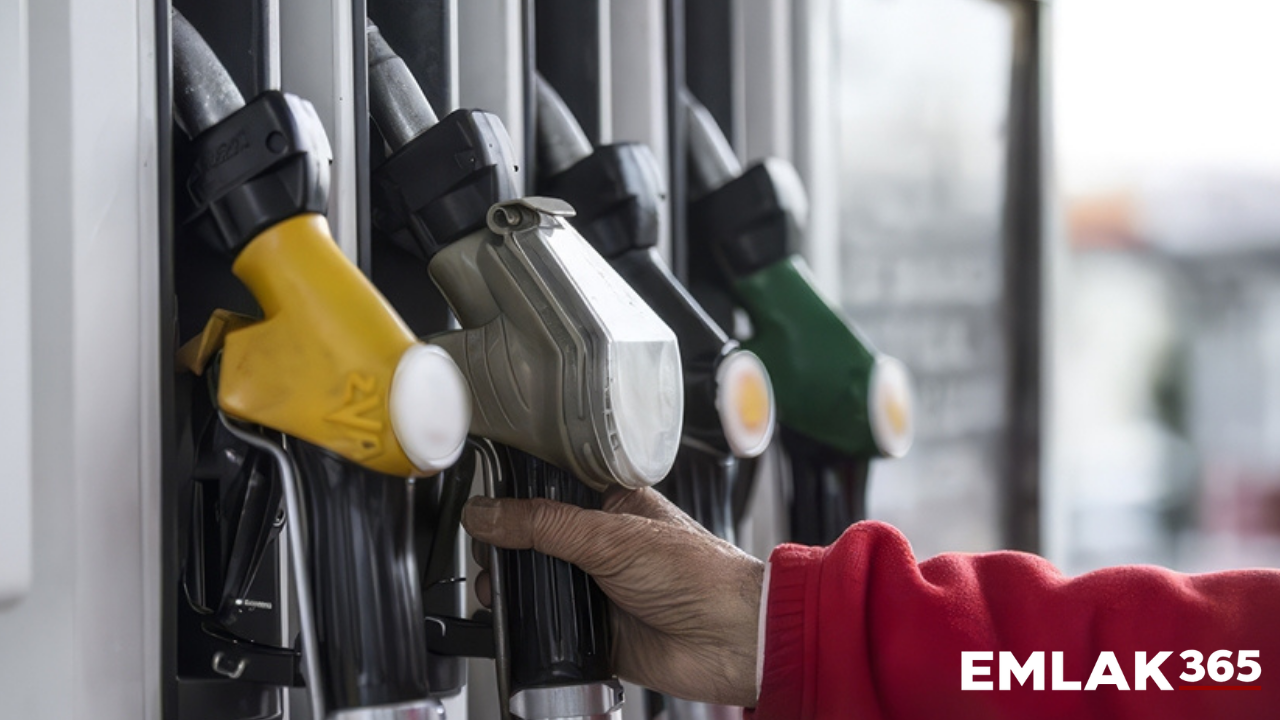 Benzin ve motorine indirim sonrası yeniden zam geliyor