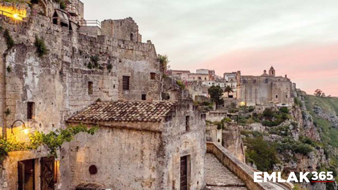 İtalya'da 1 Euro'ya ev çılgınlığı: Komşu köyler sıraya girdi