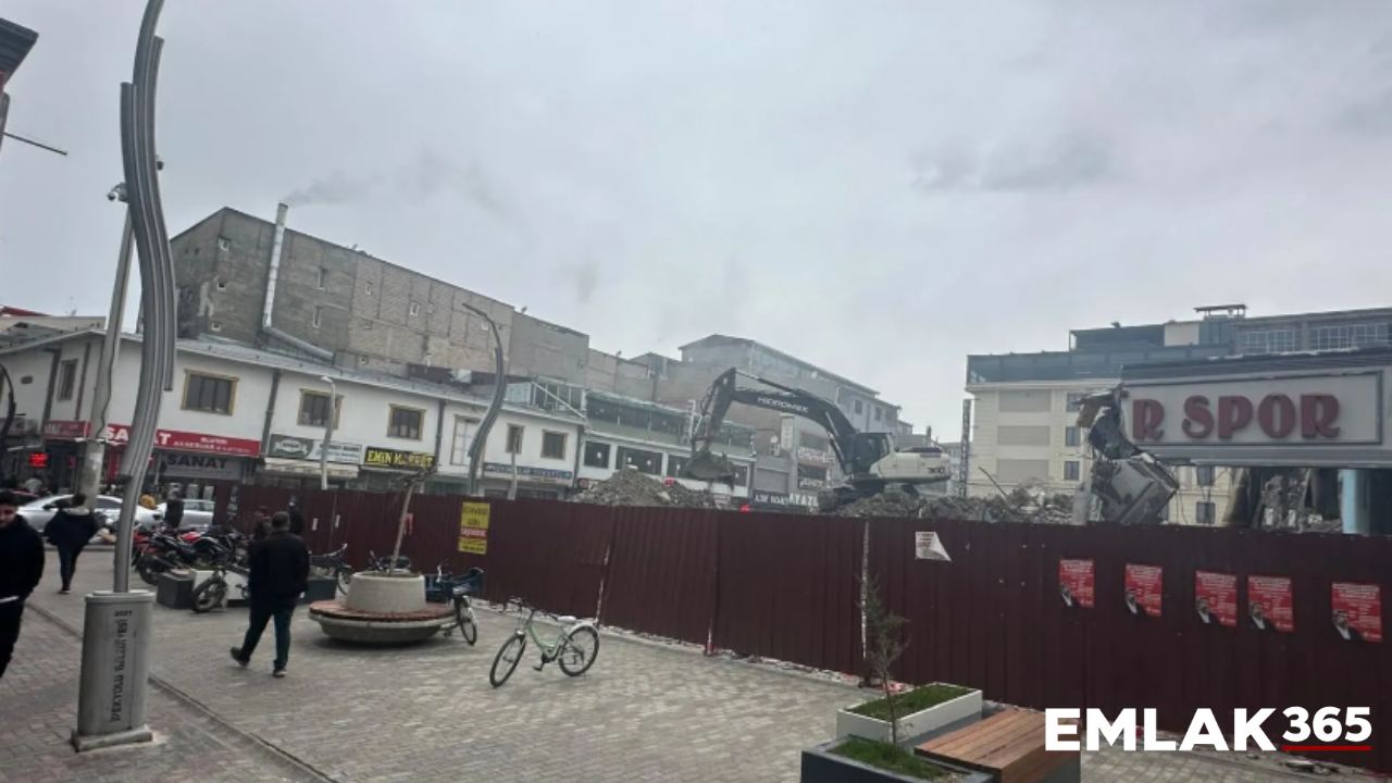 Bir ilde kaldırımlar kalktı, şehir merkezi şantiyeye döndü