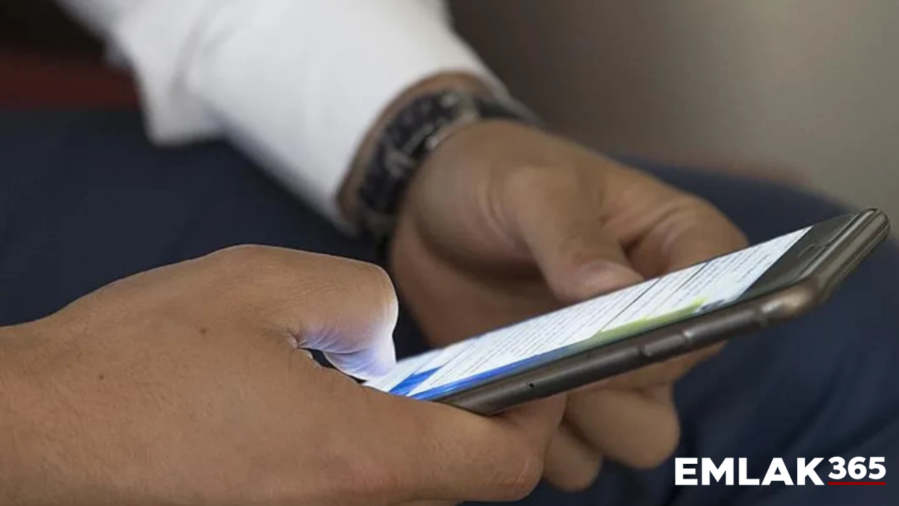 Yargıtay’dan emsal karar: İşveren çalışanın WhatsApp mesajlarını inceleyemez