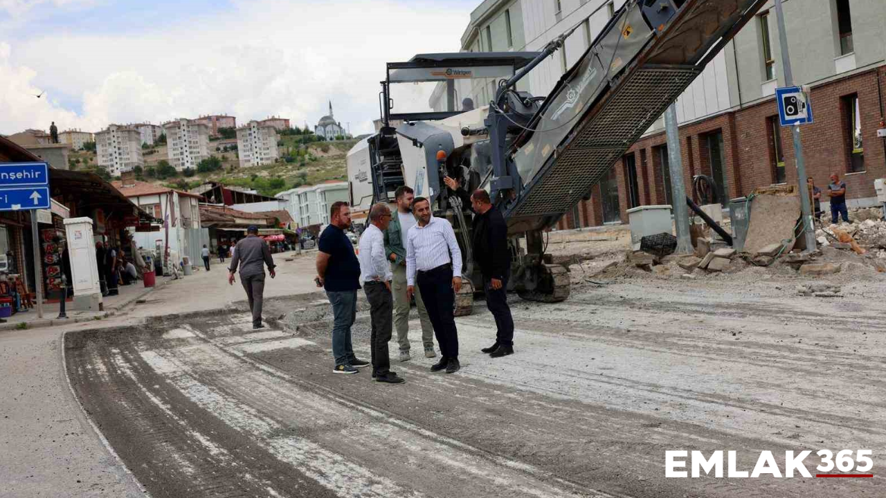 Akçadağ’da konutlarla birlikte altyapı da yenileniyor