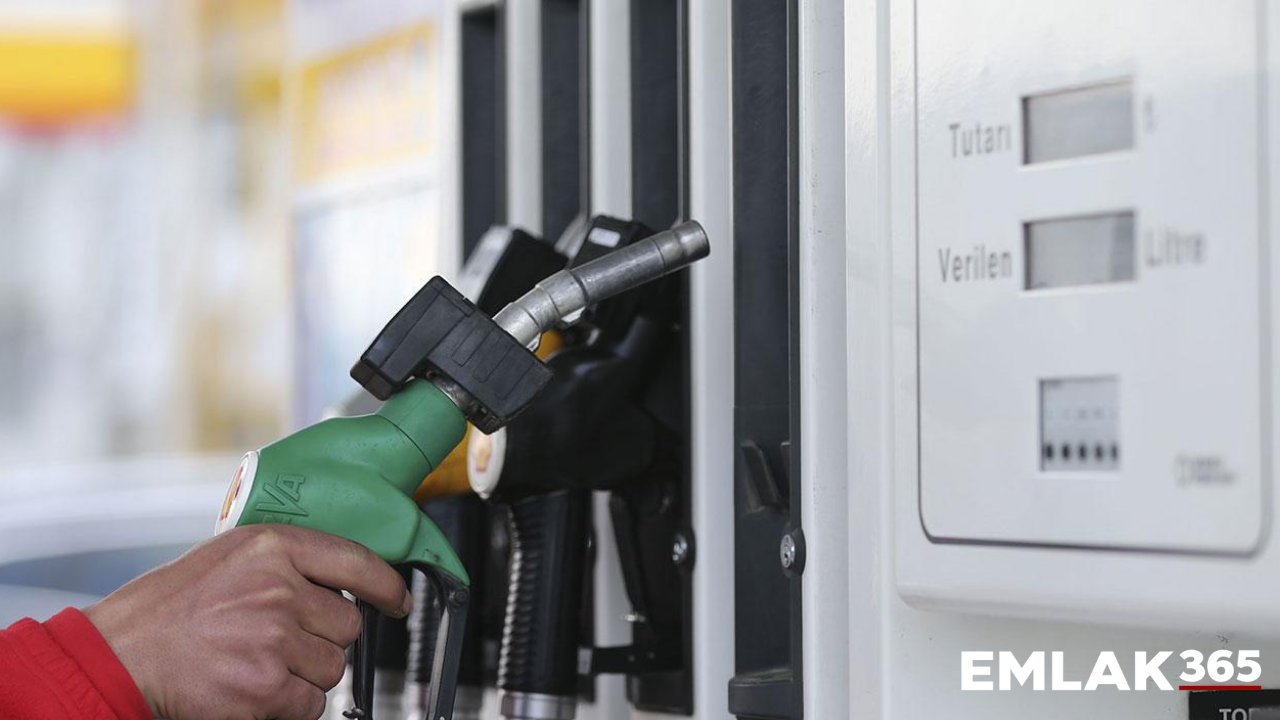 Benzin fiyatına 50 kuruş zam yapıldı