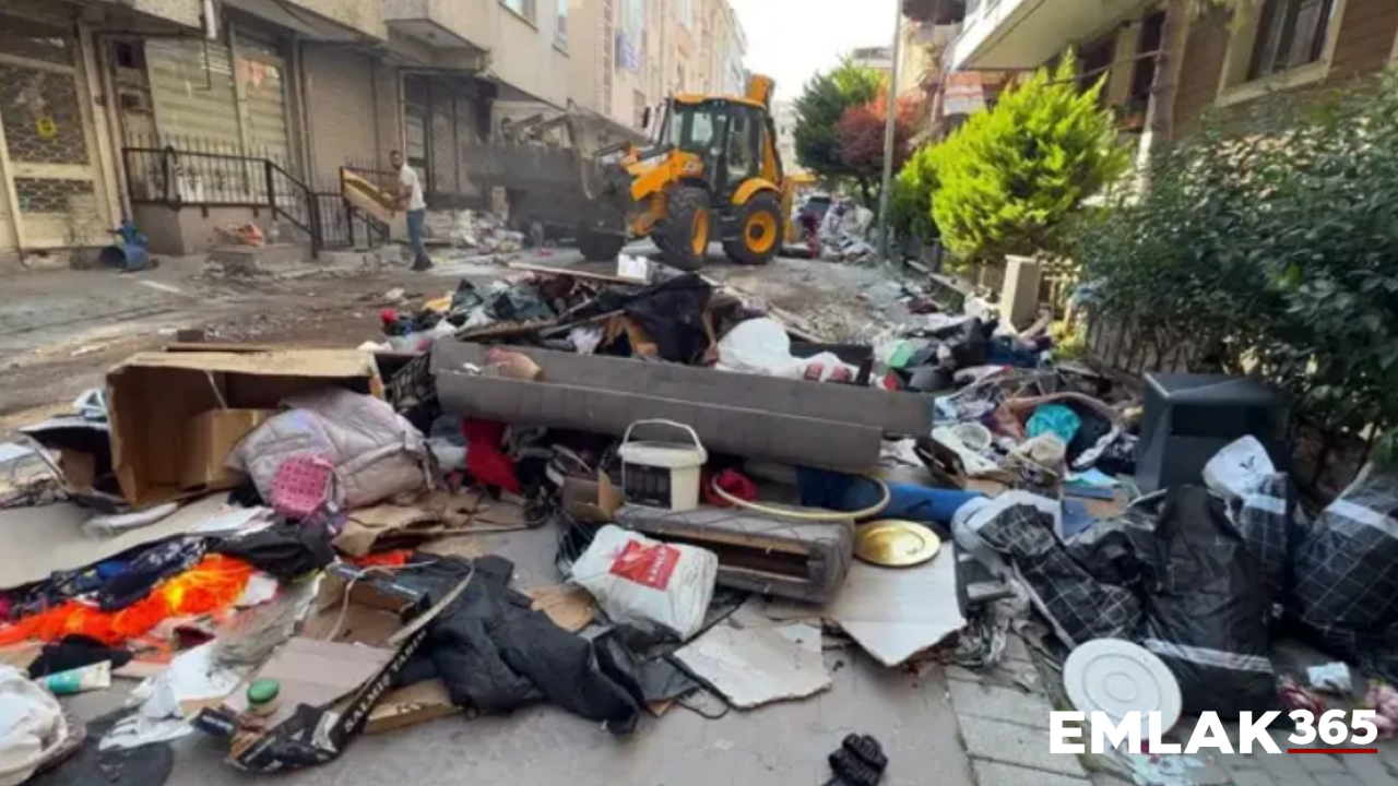 Cezaevindeki kiracının eşyaları sokağa çıkarıldı, belediye ekipleri topladı