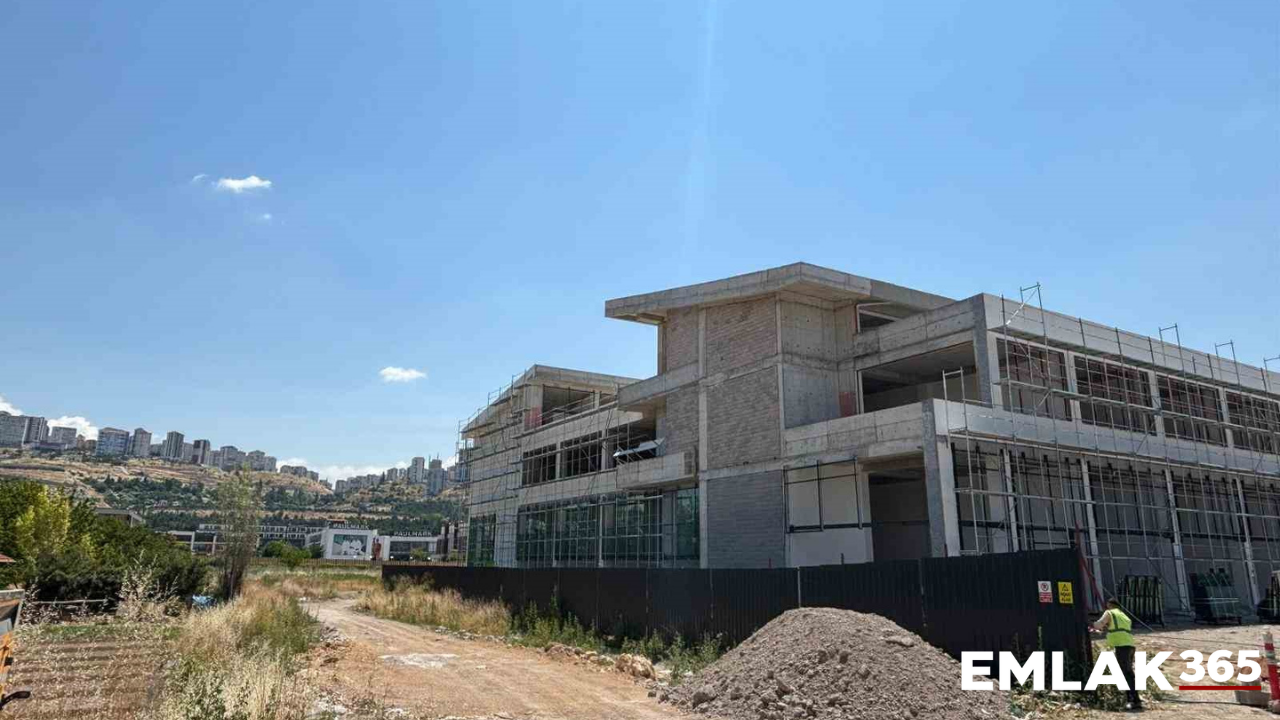 İnşaatta iskele faciası: 1. kattan düşen işçi yaşamını yitirdi