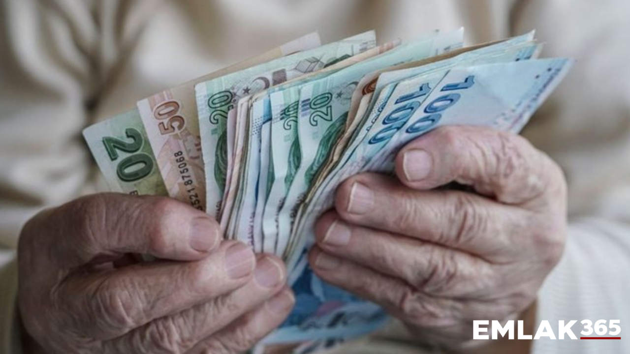 SGK prim borçlarını emekli aylığından kesecek