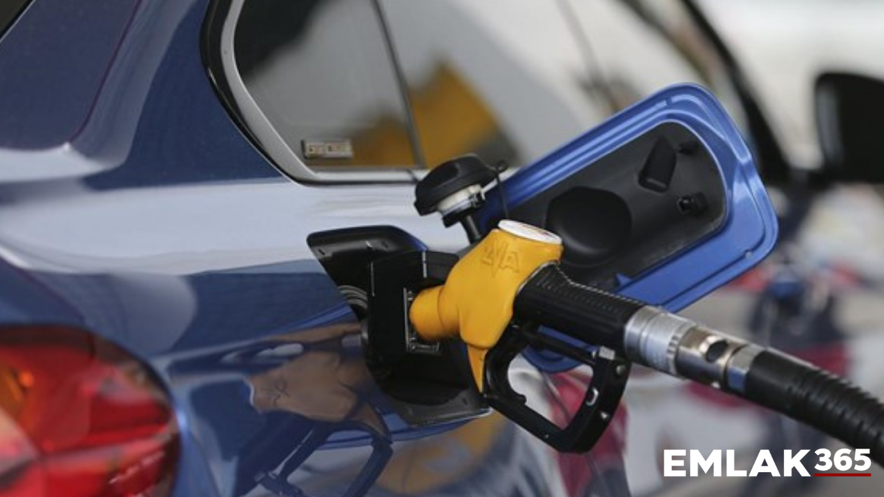 Benzine görülmemiş zam beklentisi: Tarih belli oldu