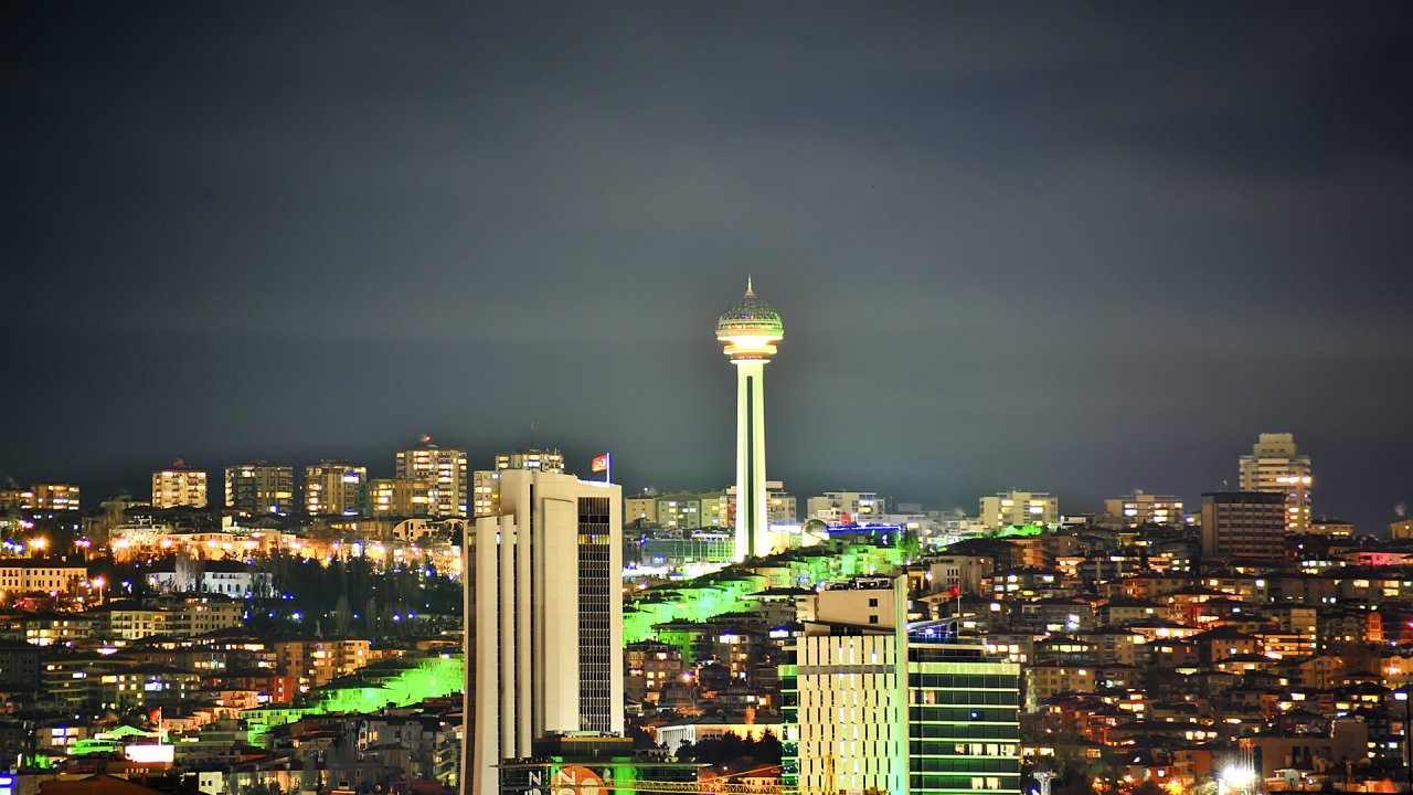 Melih Gökçek Ankara'da Kentsel Dönüşüm Süreci Hakkında Bilgi Verdi