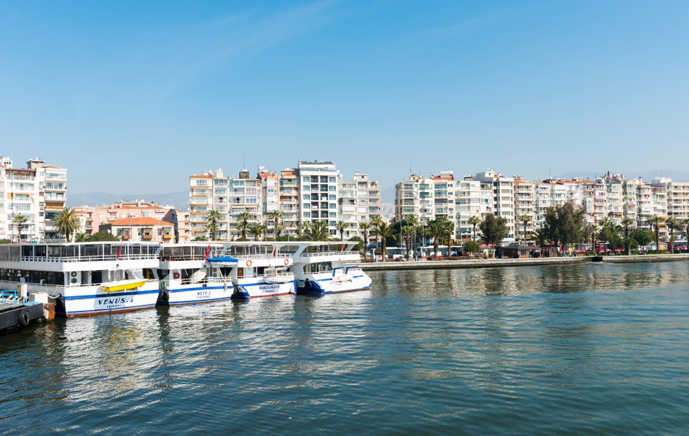 İzmir'de Yeni Tramvay Projeleri Konut Fiyatlarını Uçurdu