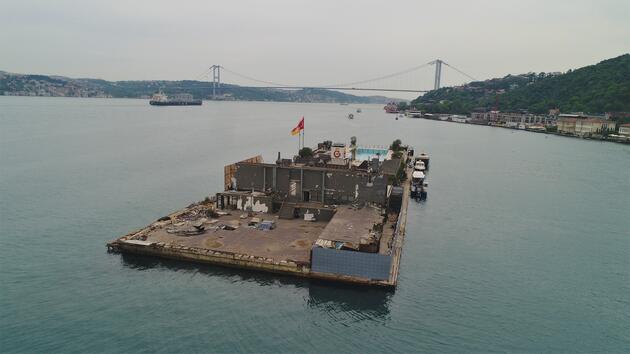 İstanbul Boğazı’ndaki tek ada görenleri şaşkına çeviriyor!