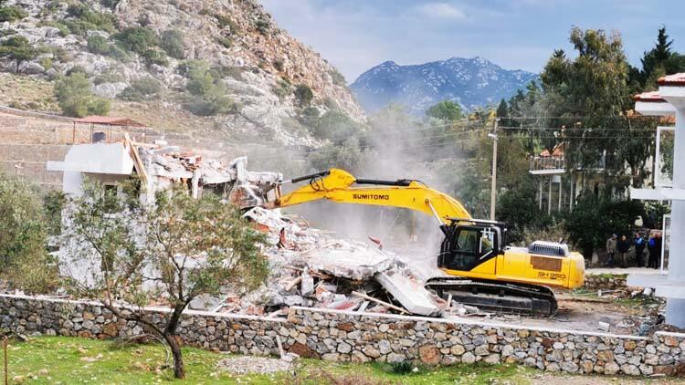 Marmaris'te Kaçak Yapı Yıkımları Başladı!