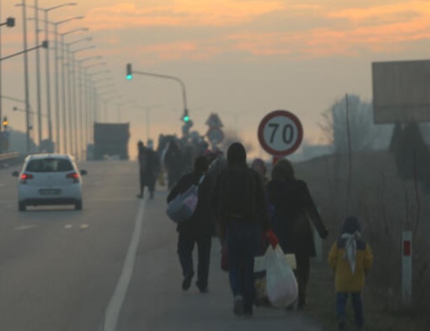 Türkiye Suriyeli Mülteciler İçin Sınırları Açtı, Yunanistan Sınır Kapısına Asker Sevkiyatına Başladı!