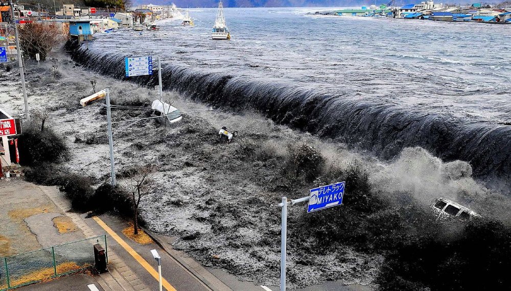 Deprem Profesörü Uyardı: Ege ve Akdeniz Kıyı Şeridini Önce Mega Deprem Ardından Dev Tsunami Dalgaları Vurabilir!