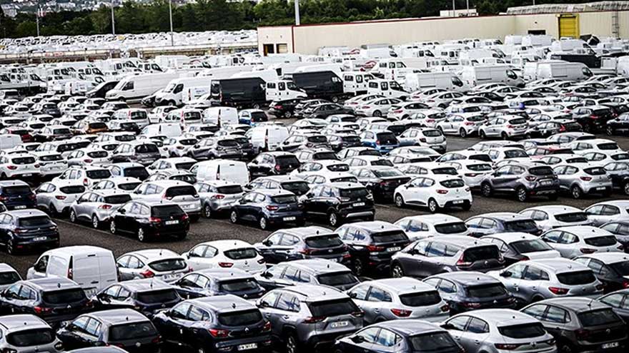 Araç Fiyatlarına İndirim Bekleyenler Ters Köşe Oldu! Araba Fiyatlarını Uçuracak Çip Krizi Haberi Geldi