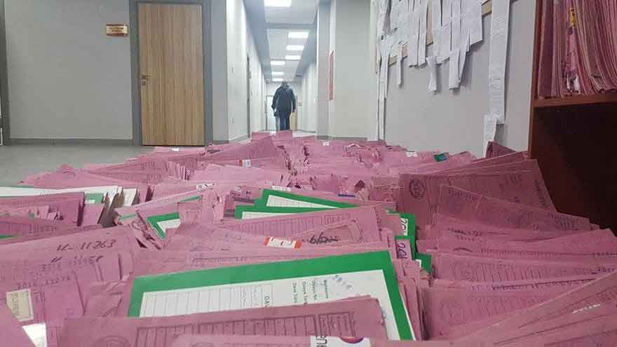 Gırtlağa Kadar Borca Battık! 989 Milyar Borçlandık, 603 Bin Kişi İcralık Oldu