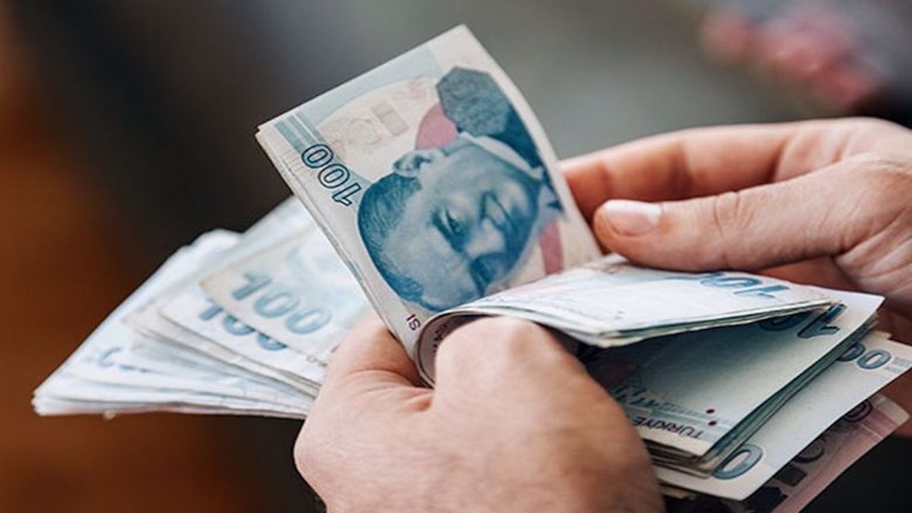 Akbank Ödeme Ertelemeli Kredi Veriyor! Kredi Alıp Şimdi Ödemek İstemeyenler Bankaya Koşsun!