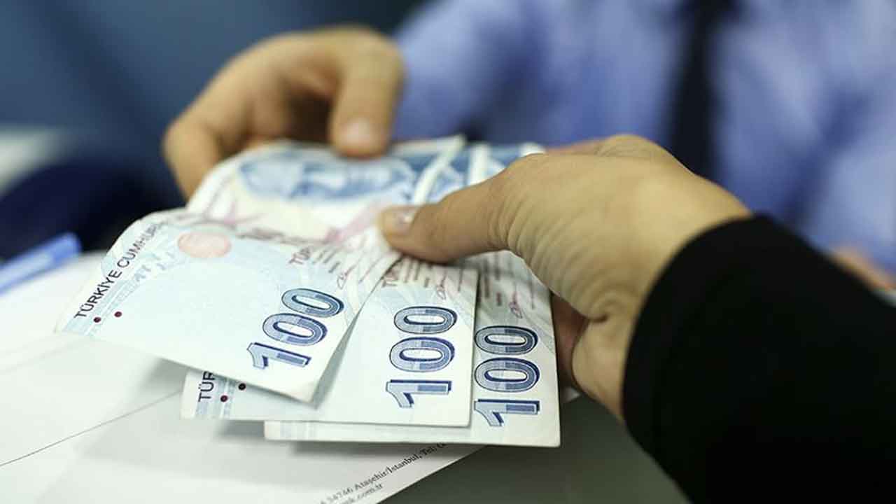 Akbank'tan Para Çekince Bozulmayan Günlük Faiz Hesabı Sürprizi! Yüzde 10'dan Başlayan Gecelik Faiz Oranları