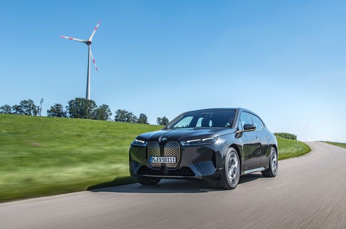 TOGG'un Rakibi BMW iX xDrive40 Model Elektrikli Otomobilin Türkiye Satış Fiyatı Belli Oldu