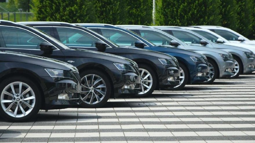 Çıkacak Mı, Çakılacak Mı? Akaryakıt Zammı, Dolar Zammı Sonrası 2. El Araba Fiyatları