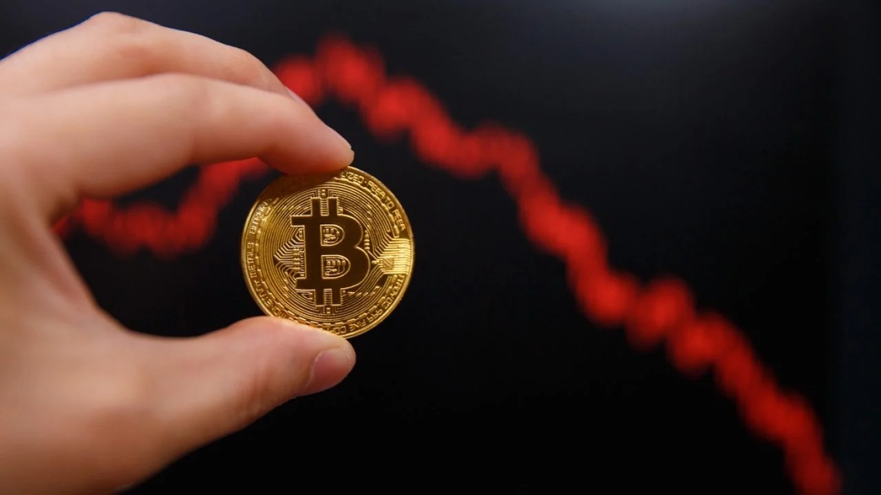 Bitcoin Dalgalanmalarına Karşı Uzmanlar Uyarıyor: Panik Yapmayın!