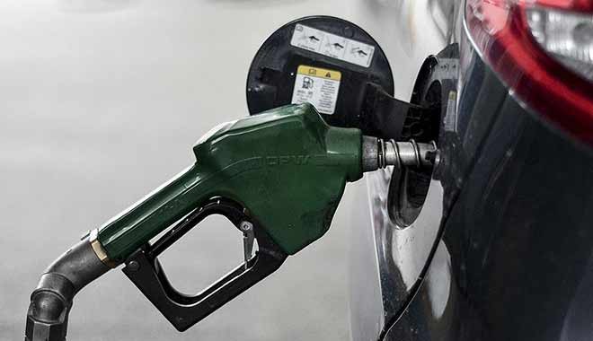 Döviz Kurundaki Düşüş Sonrası Benzinde 1.92 TL, Motorinde ise 1.94 TL İndirim! Pompaya Yansıyacak Mı?