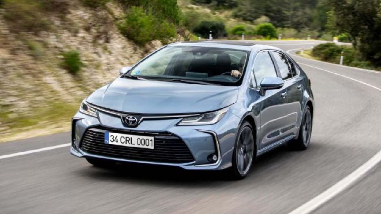 Toyota Corolla Fiyatları Düştü Mü? Corolla Fiyat Listesi 2022