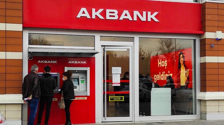 Akbank'ın Emekli Ödeneğini Kaçıranlar Çok Üzülecek! Başvuran Her Emekliye 2.500 TL Nakit Ödenek Fırsatı!