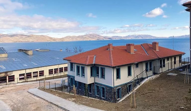 Elazığ Depreminin Yaraları Sarıldı! Enkaz, Yerini Göl Manzaralı Evlere Bıraktı