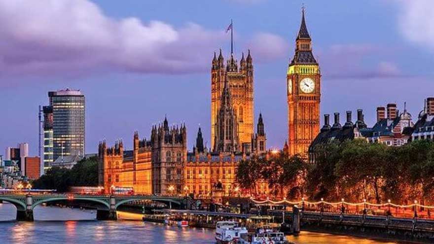 Londra ve Berlin Şoför Arıyor! Ehliyeti Olanlara Almanya'da 53 Bin TL, İngiltere'de 64 Bin TL Aylık Maaş