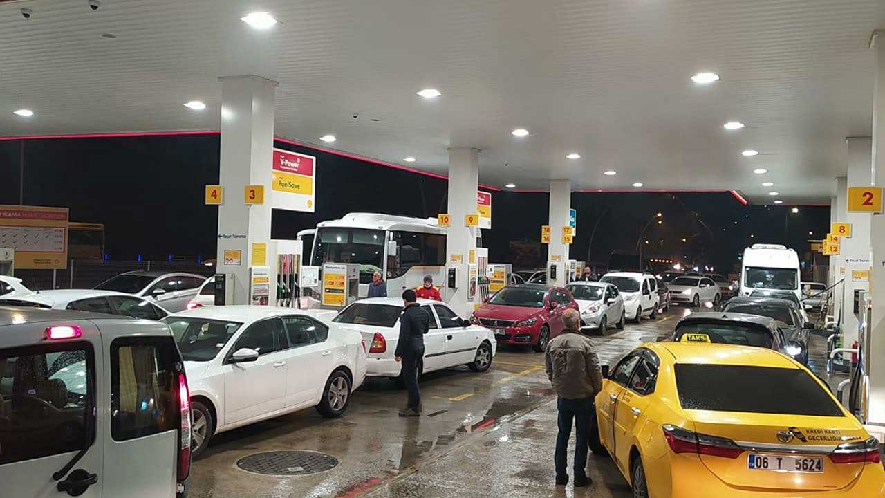 14 Günde Bir Ton Benzin 65 Dolar Arttı! Akaryakıtta Pazartesi'ye Dikkat Tüm Zamların Zirvesi Duyurulabilir