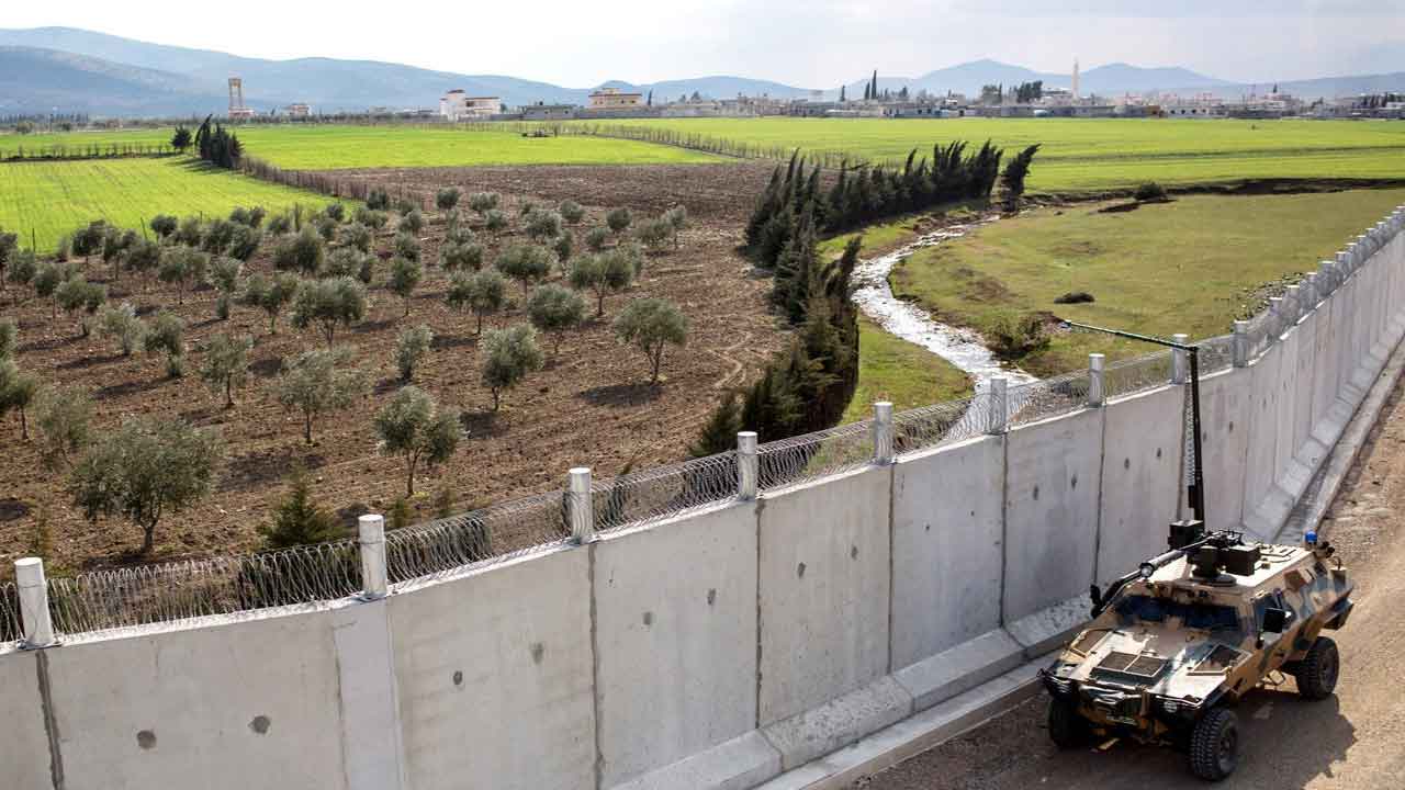 Mülteci Akınına Uğrayan Türkiye'den Sınır Güvenliği İçin Önlem: 1028 KM Modüler Beton Duvar