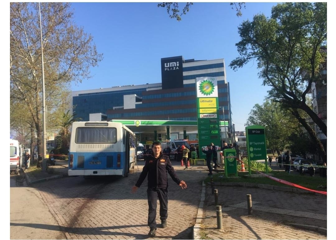 Son Dakika Bursa'da İnfaz Koruma Memurlarını Taşıyan Otobüste Patlama! Acı Haber Geldi