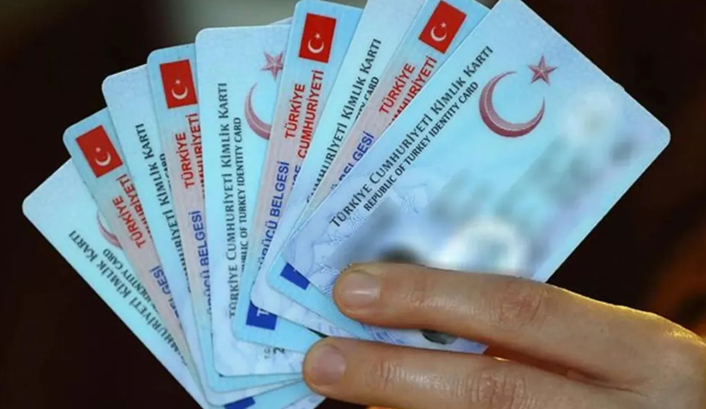 81 İlde Kimlik Kartlarında Yeni Dönem! Tarihini Kaçırmadan Herkesin Yaptırması Gerekiyor