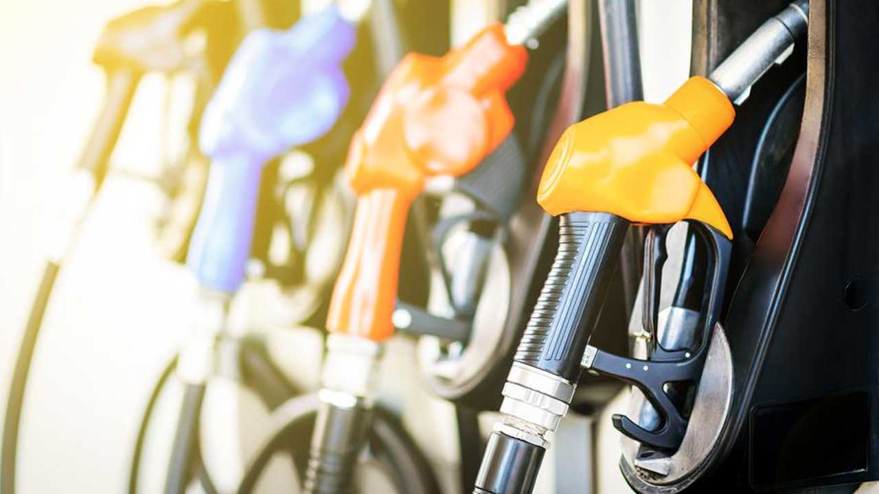 Sürahilere kadar stoklarız! AB'den 180 dolarlık Rus petrolü kararı benzin ve motorin 40 liraya sıçrayabilir