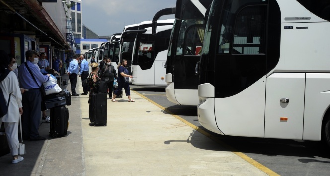 Bayram Dönüşü Bilet Bulamadı, Tazminatsız İşten Kovuldu! Yargıtay'dan Emsal Karar Çıktı