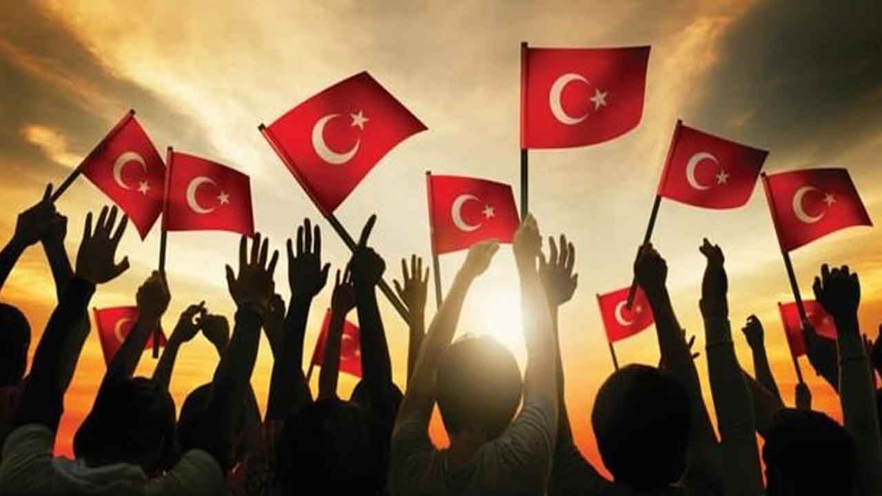 18 Mayıs Yarım Gün mü? 19 Mayıs Okullar Tatil mi 2022? Bankalar, PTT, Kargo, Eczane Açık mı?