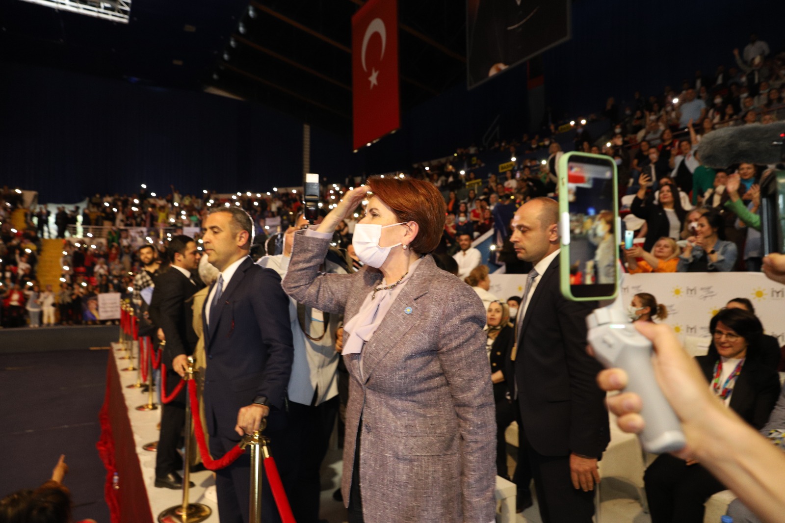 Meral Akşener Anneler Günü Programında Atılan Sloganlara Yanıt Verdi