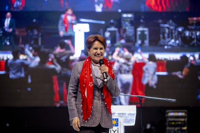 Meral Akşener Anneler Günü Programında Atılan Sloganlara Yanıt Verdi