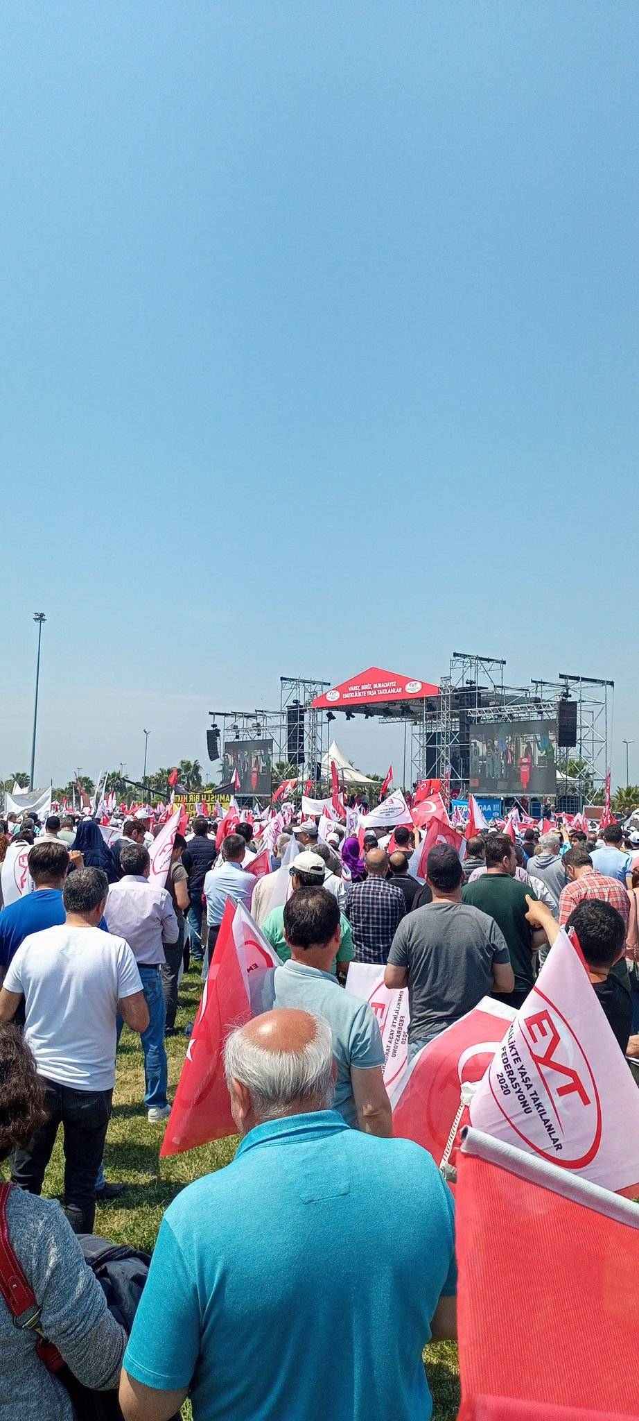 Seslerini duyurmak isteyen EYT'liler Maltepe'de miting düzenledi! EYT'de son durum ne?