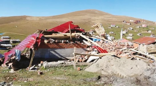 Karadeniz Yaylalarında Yıkım Tekrar Başladı! Kaçak Yapılar Tek Tek Yıkılıyor