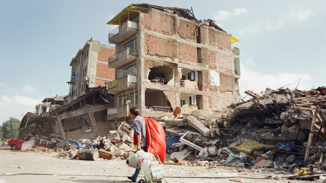 Deprem uzmanı 'Cehennemin içi' diyerek İstanbul depreminin vuracağı bölgeyi açıkladı! 2 milyon ton patlayıcı...