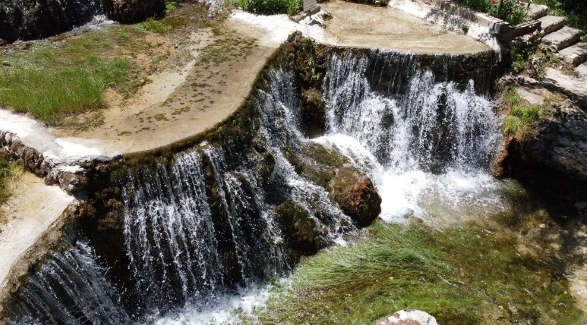 Erzincan'daki Kırk Gözeler doğal güzelliği ile günübirlik tatilcilerin odağında!