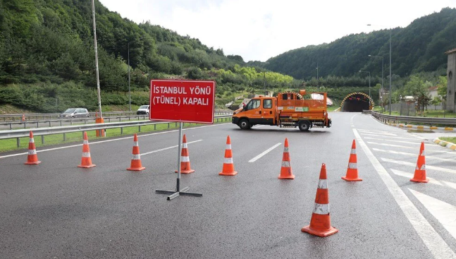 Bolu Dağı Tüneli İstanbul İstikameti Ulaşıma Kapatıldı mı, Neden Kapatıldı, Ne Zaman Açılacak?