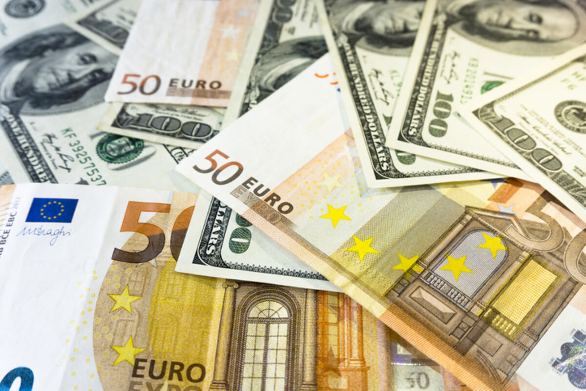 Euro ABD Doları Karşısında 20 Yılın Dibine Geriledi