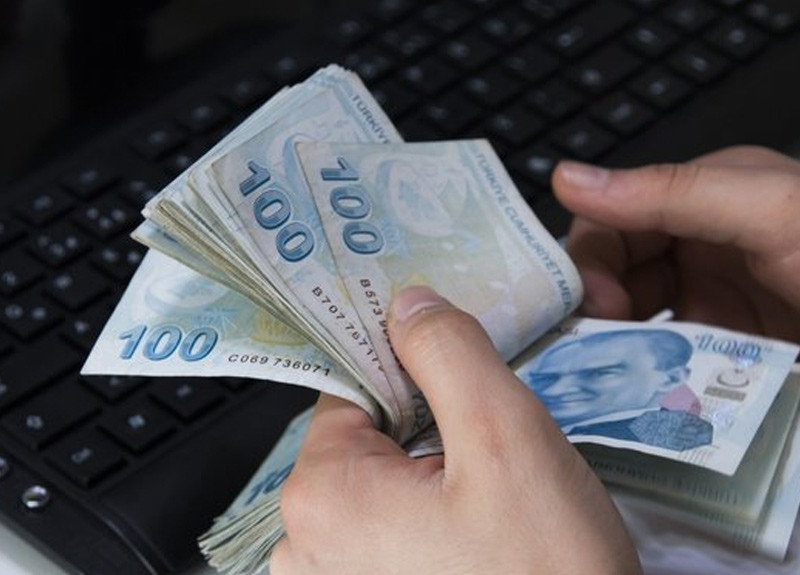 Memurlar zamla sevindi, ikramiyeyle coşacak! Yılda 4 maaş ikramiyesi teklifi sunuldu!